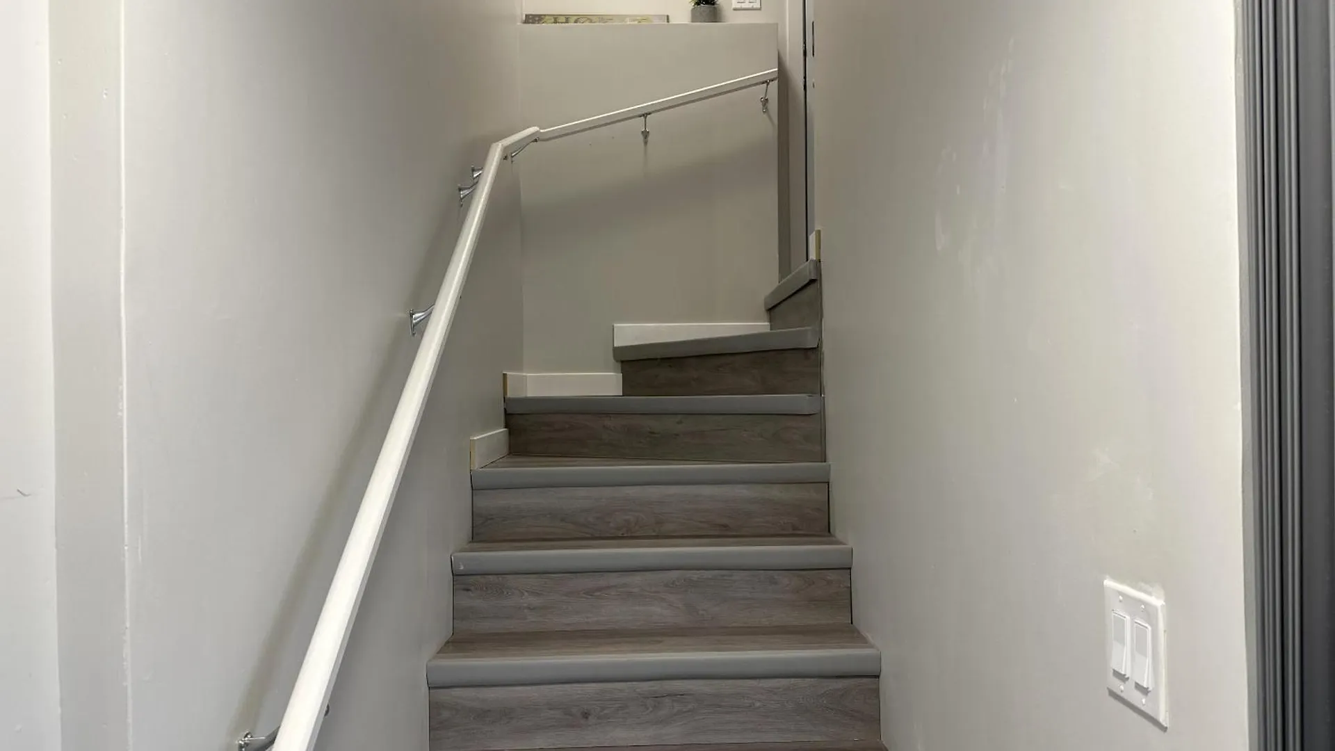 Apartment Luxury-Home Away From Home With Private Entrance Winnipeg