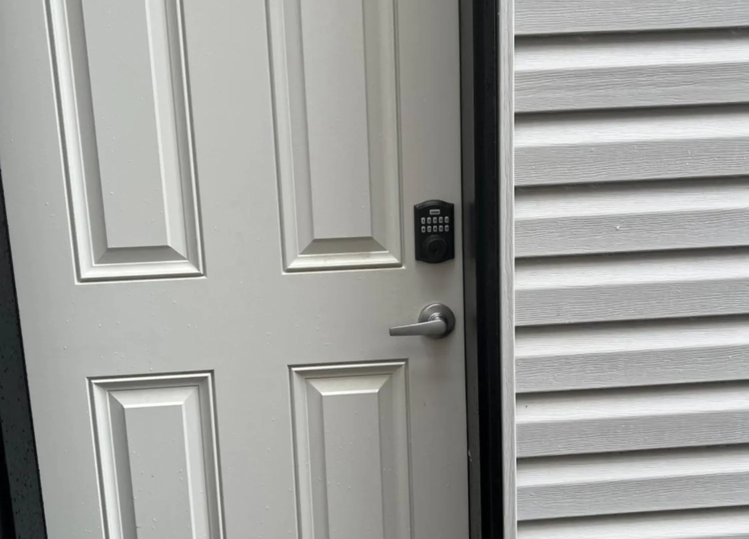 Luxury-Home Away From Home With Private Entrance Winnipeg Apartment